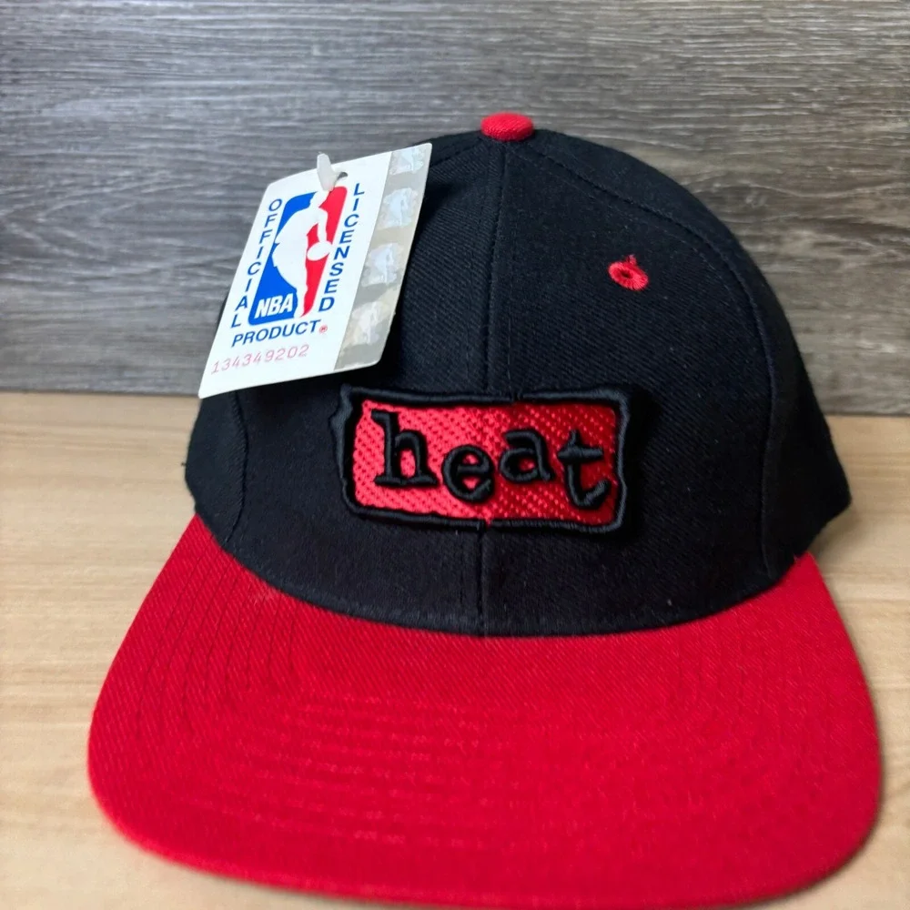 Vintage Miami Heat Hat Cap Snapback Black Red Wool Blend NBA Basketball NWT